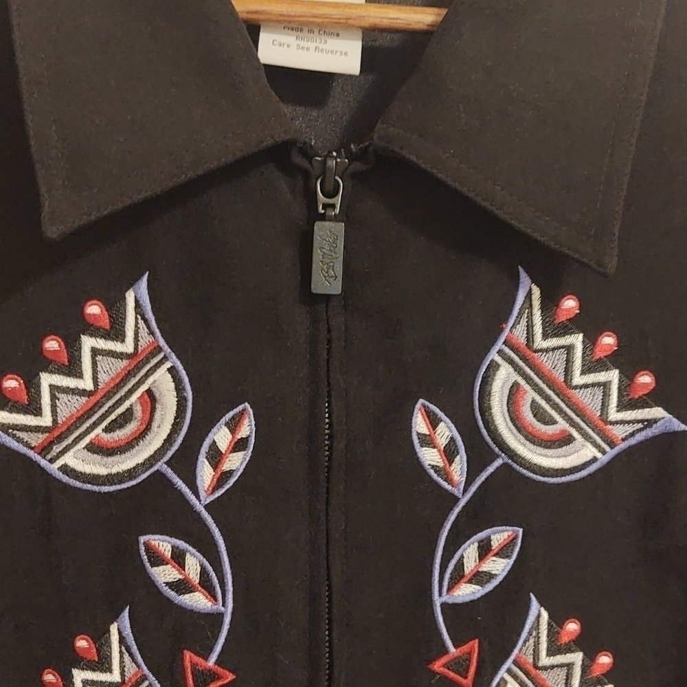 Bob Mackie Wearable Art Women's jacket. Black with tulip-like embroidery design - Picture 3 of 10